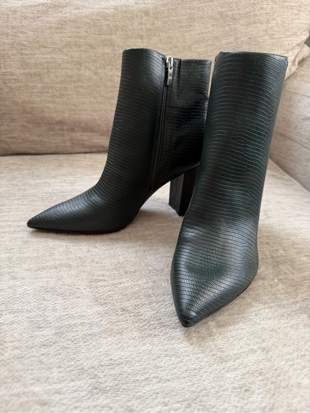 Marc Fisher Glorena Dark Green Textured Side Zip Block Heeled Booties Size 8.5M